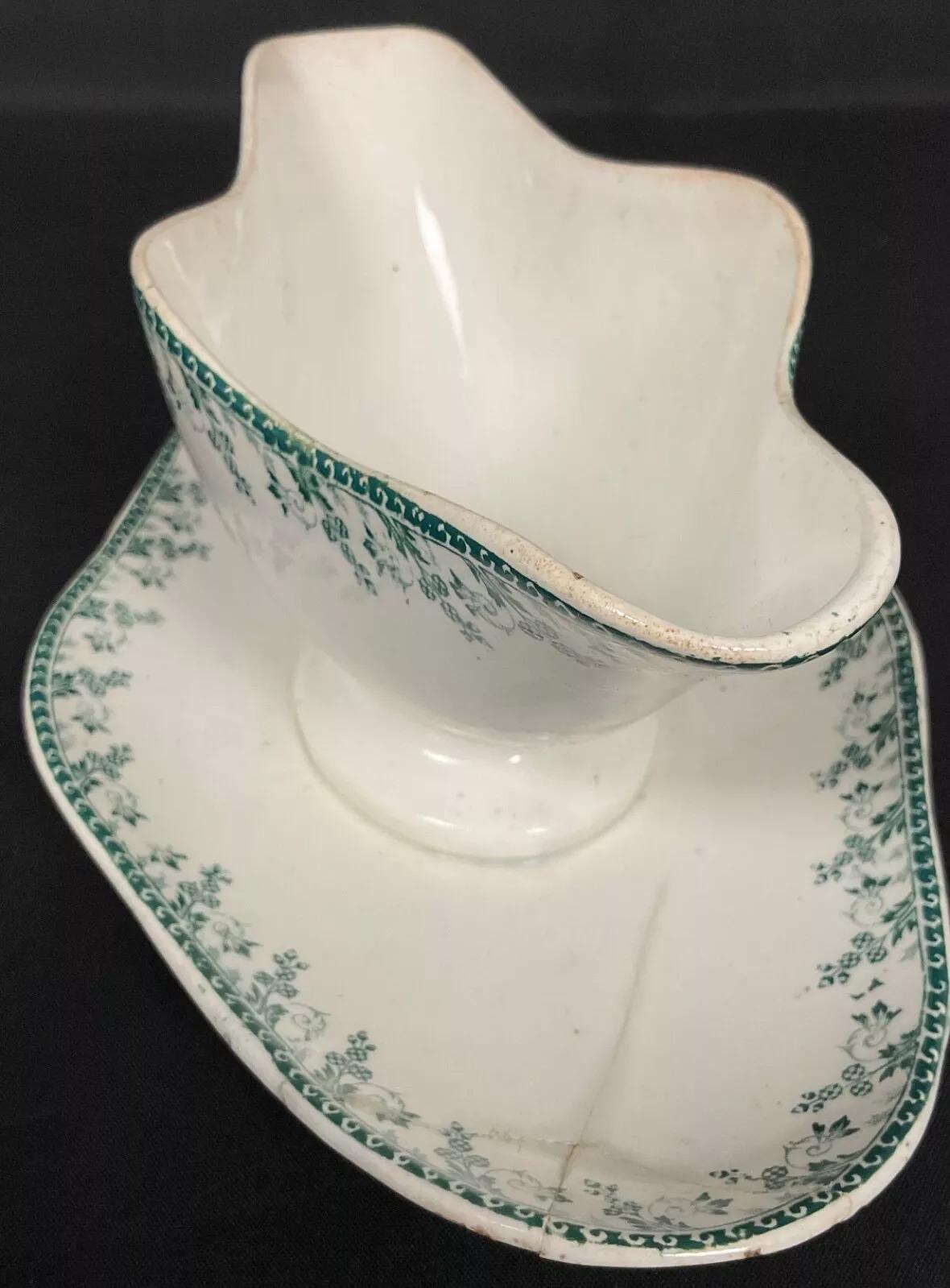 Vintage 20th Century Gien Porcelain Gravy Boat – Montagny Floral Design - 2Y512 For Sale 5