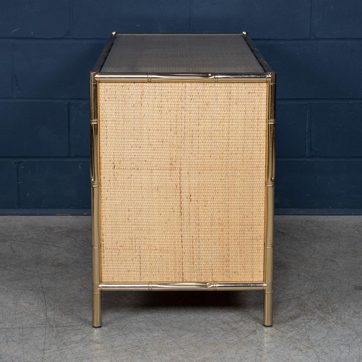Italiano Armadio italiano del 20° secolo con cornice in ottone, in rattan e finto bambù, c.1980 in vendita