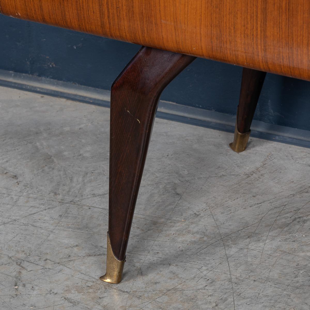 Aparador italiano antiguo del siglo XX a la manera de Vittorio Dassi c.1960 en venta 5