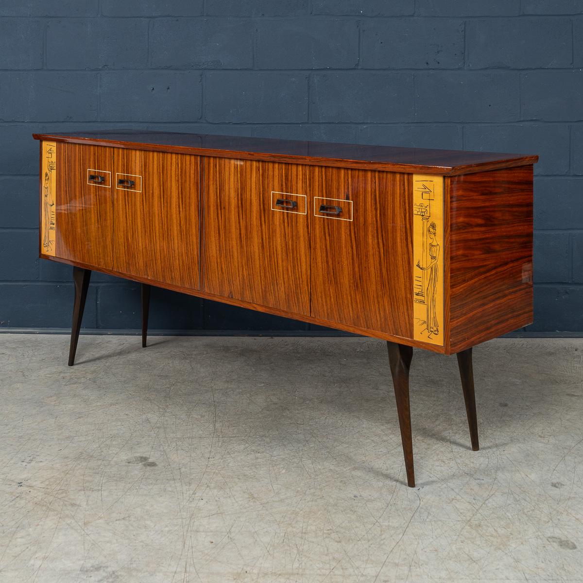 Vintage 20th Century Italian Sideboard In The Manner Of Vittorio Dassi c.1960 In Good Condition For Sale In Royal Tunbridge Wells, Kent