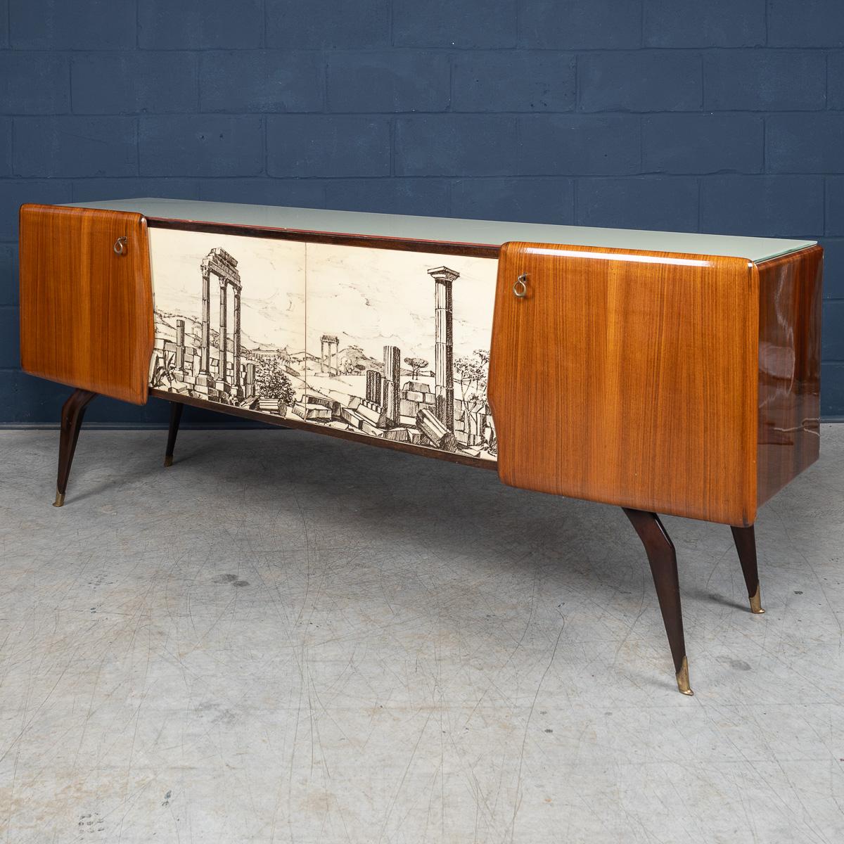 Aparador italiano antiguo del siglo XX a la manera de Vittorio Dassi c.1960 en Bueno estado para la venta en Royal Tunbridge Wells, Kent