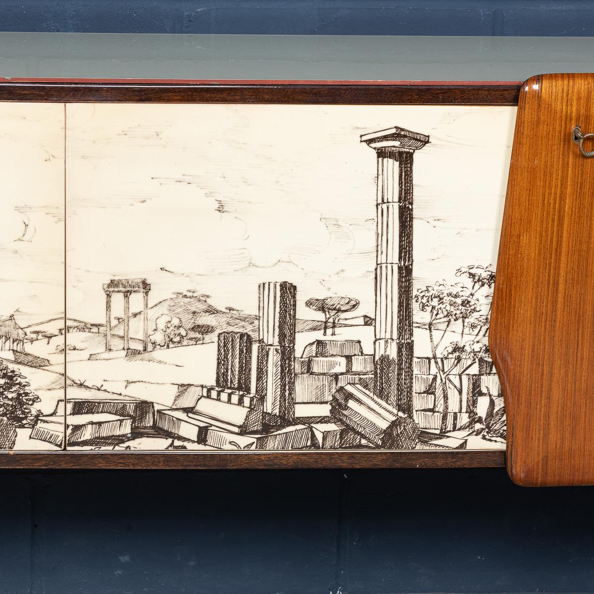 Aparador italiano antiguo del siglo XX a la manera de Vittorio Dassi c.1960 en venta 3