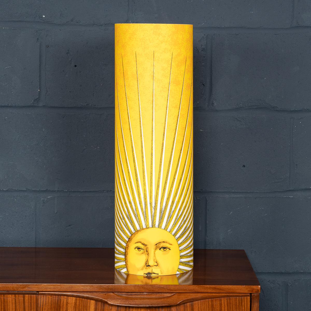Vintage 20th Century Italian Table Lamp By Fornasetti Italiano en venta