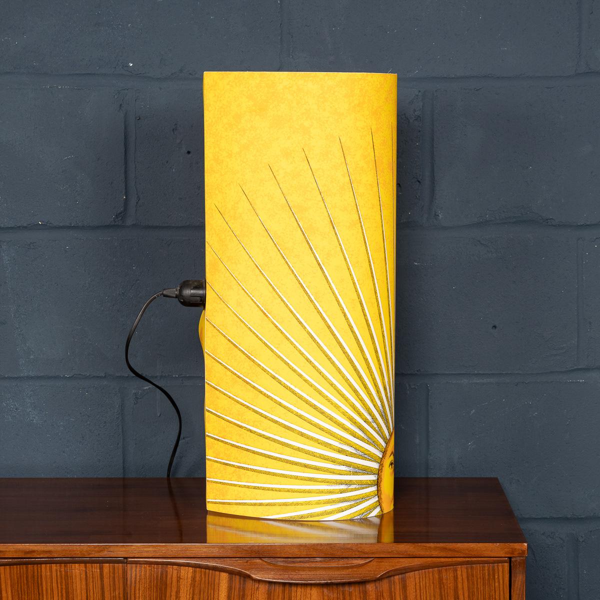 Vintage 20th Century Italian Table Lamp By Fornasetti Plexiglás en venta
