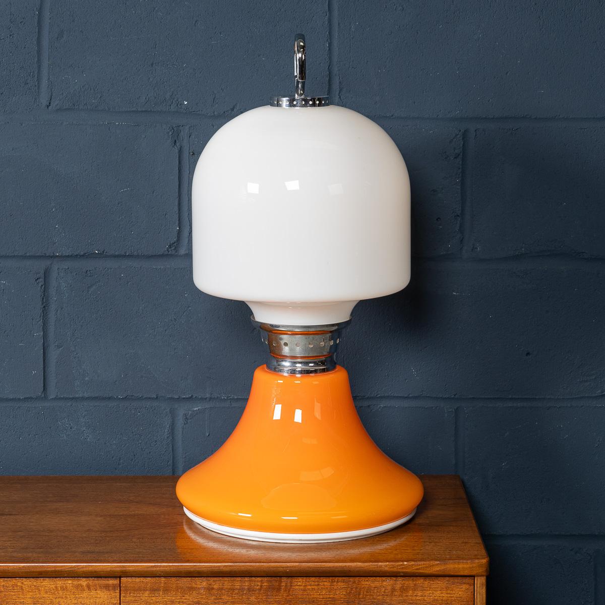 Vintage 20th Century Italian White & Orange Glass Table Lamp c.1970 In Good Condition For Sale In Royal Tunbridge Wells, Kent