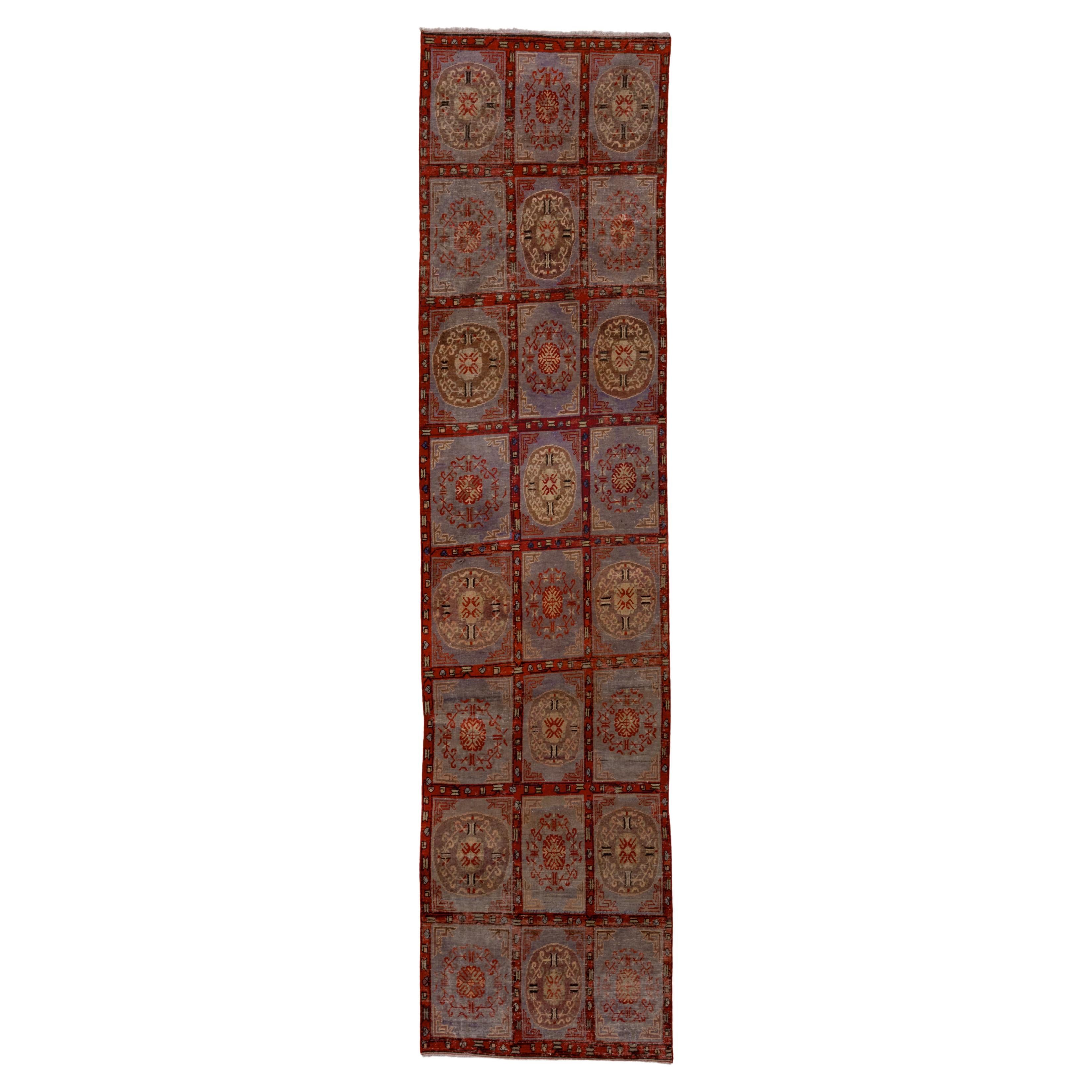 Khotan-Läufer des 20. Jahrhunderts im Angebot