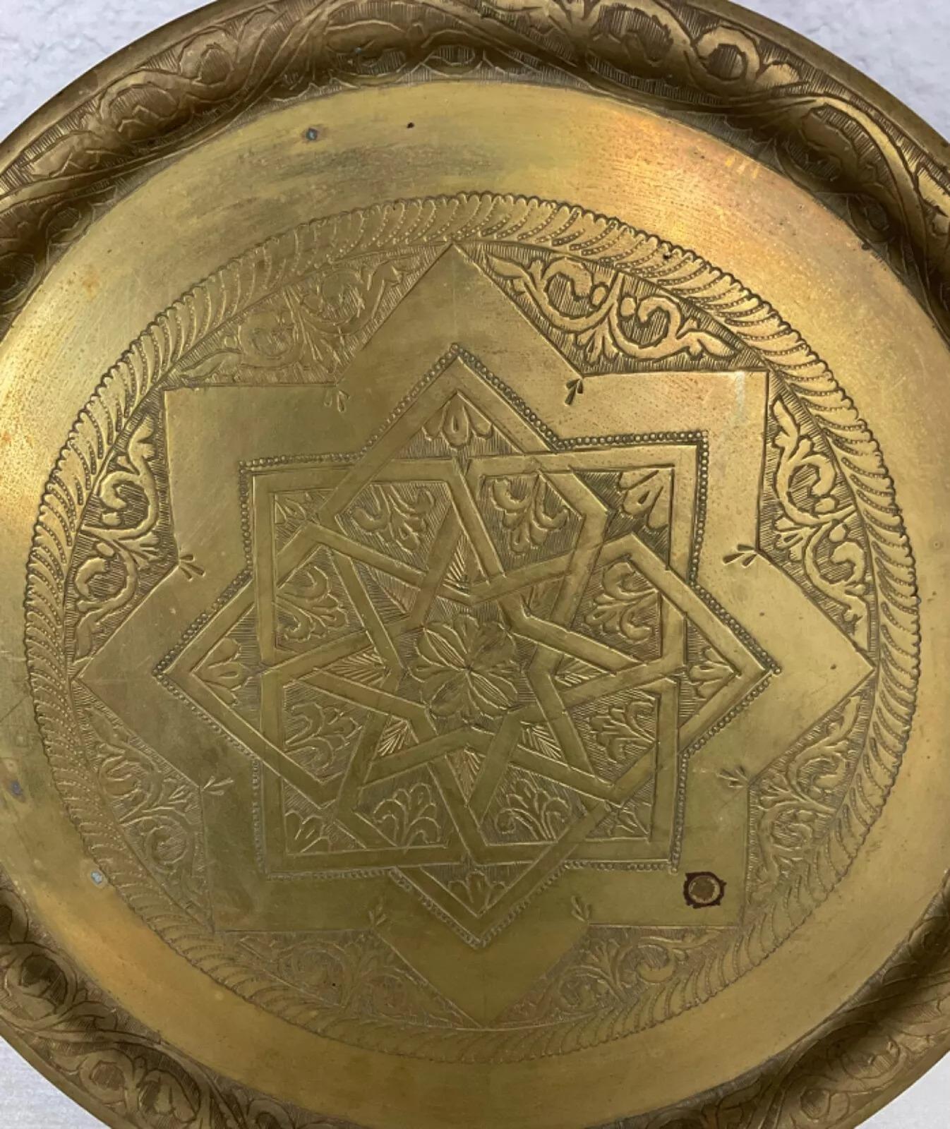 Vintage 20th Century Large Oriental Brass Plate – Floral Engraved Design - 2Y485 For Sale 4