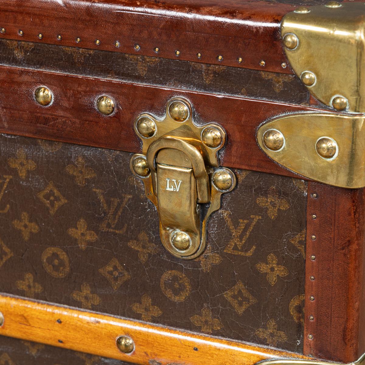 Baule Louis Vuitton d'epoca del XX secolo in tela Monogram, Francia c.1926 in vendita 11