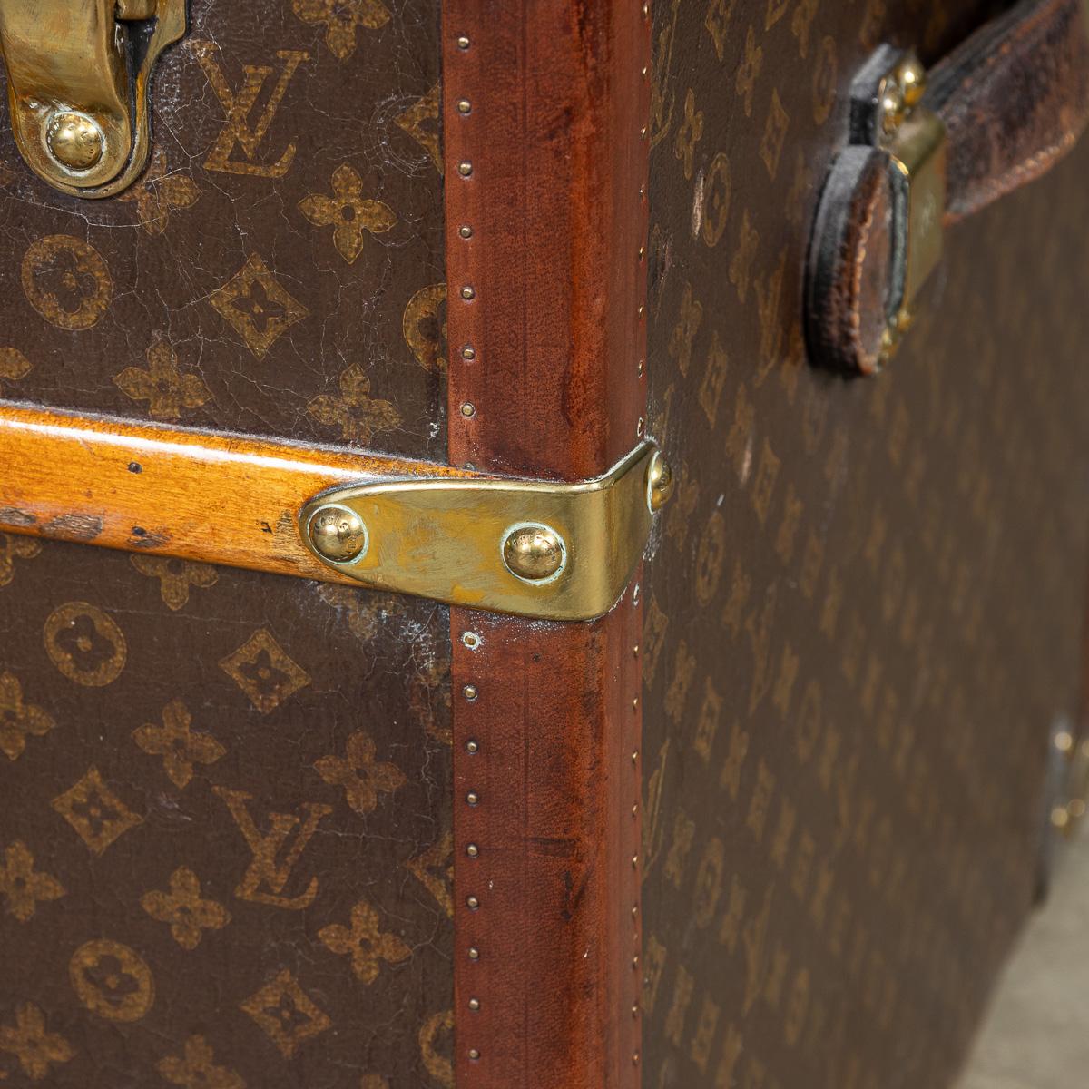 Baule Louis Vuitton d'epoca del XX secolo in tela Monogram, Francia c.1926 in vendita 12