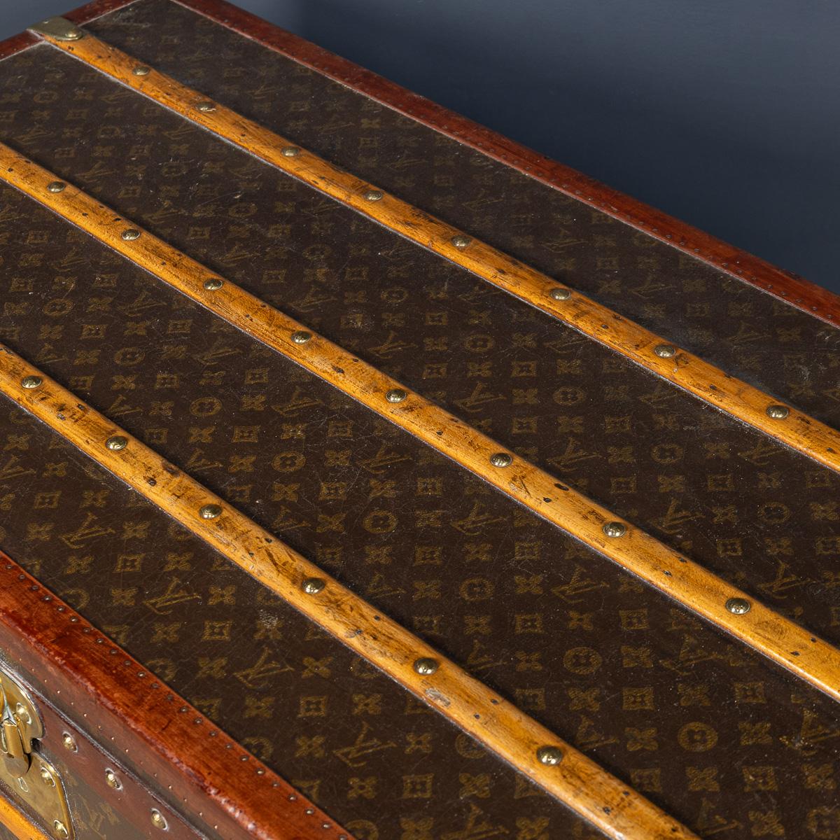 Baule Louis Vuitton d'epoca del XX secolo in tela Monogram, Francia c.1926 in vendita 14