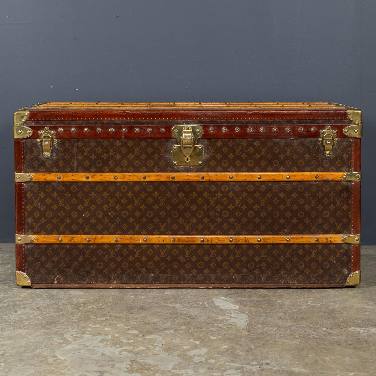 Altro Baule Louis Vuitton d'epoca del XX secolo in tela Monogram, Francia c.1926 in vendita