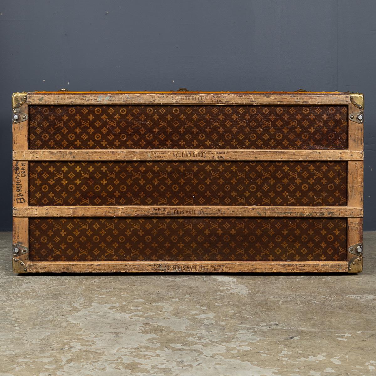 Baule Louis Vuitton d'epoca del XX secolo in tela Monogram, Francia c.1926 in vendita 1