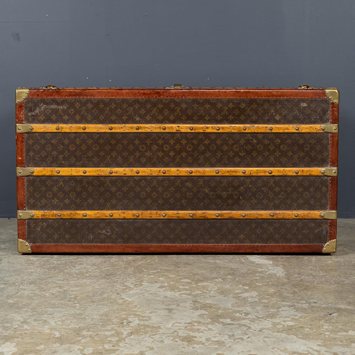 Baule Louis Vuitton d'epoca del XX secolo in tela Monogram, Francia c.1926 in vendita 2