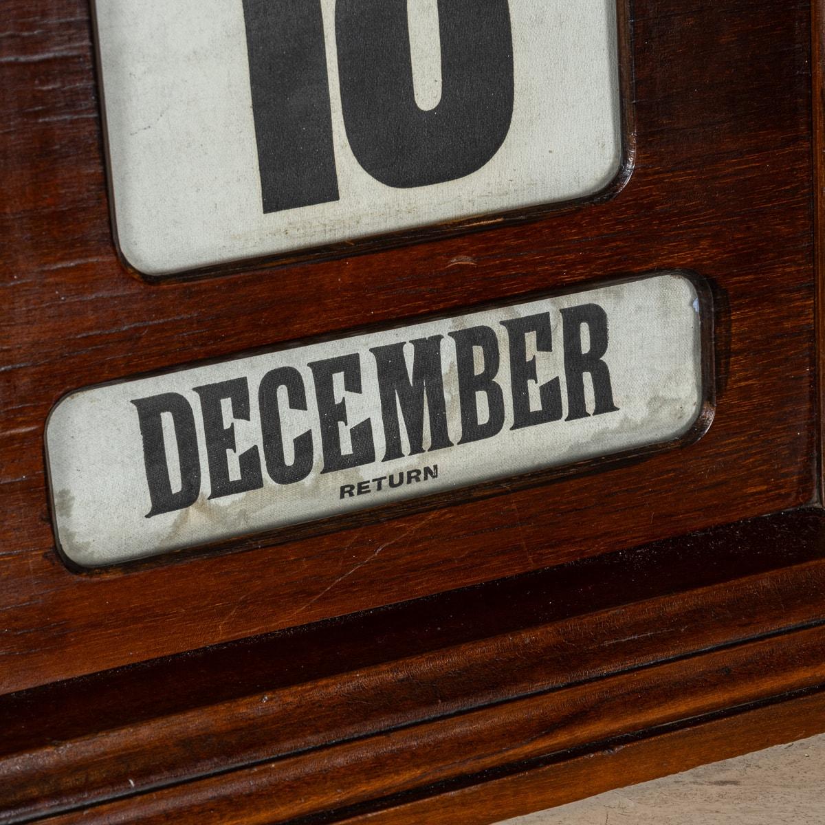 Vintage 20th Century Mahogany & Brass Perpetual Desk Calendar c.1950 For Sale 2