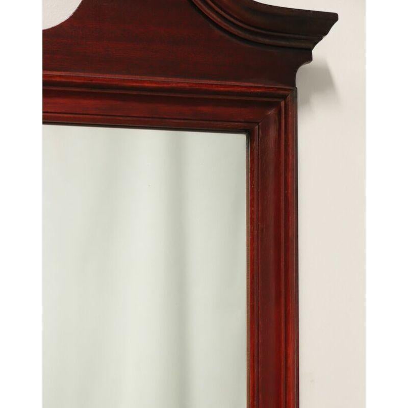 Late 20th Century Mahogany Traditional Federal Style Wall Mirror In Good Condition For Sale In Charlotte, NC