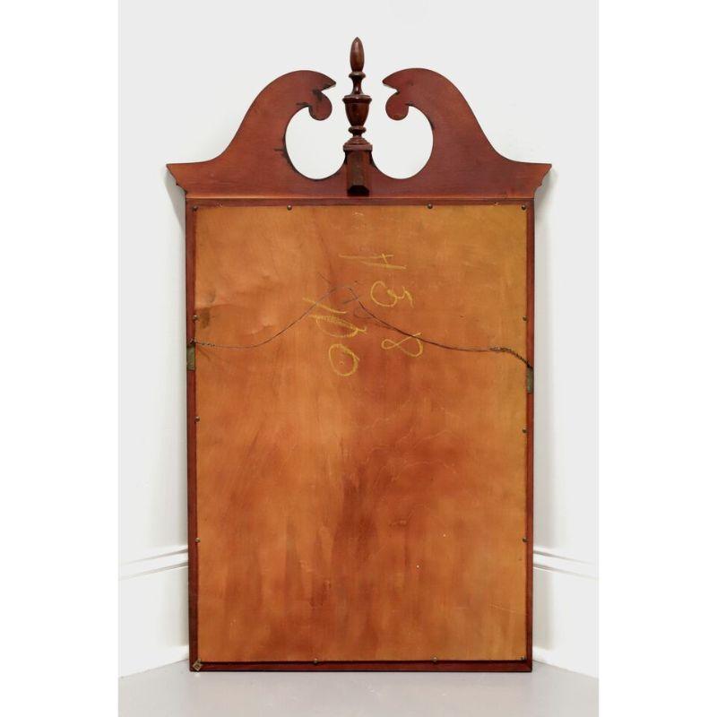 Late 20th Century Mahogany Traditional Federal Style Wall Mirror For Sale 3