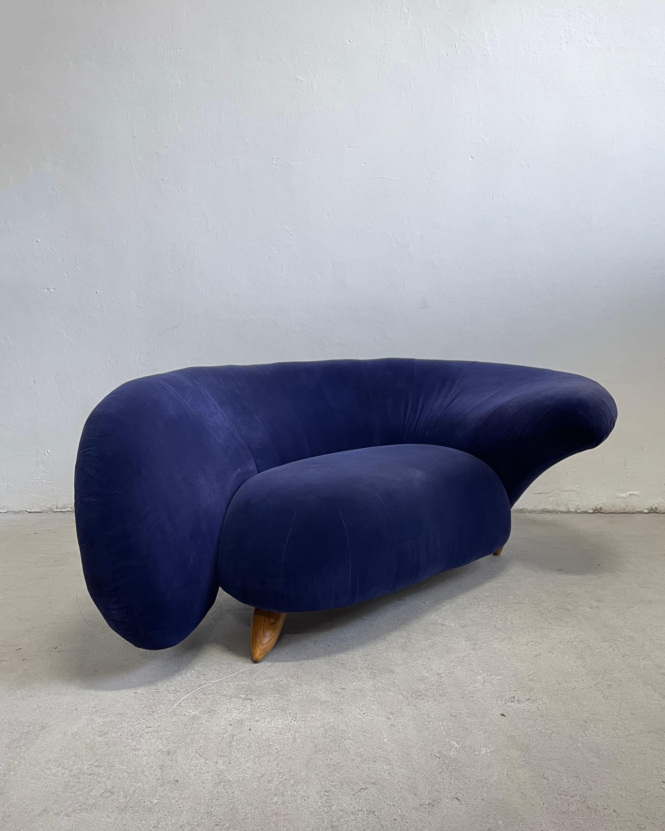 European Vintage 20th Century Modern Serpentine Curved Velvet Sofa in Navy Blue Color For Sale