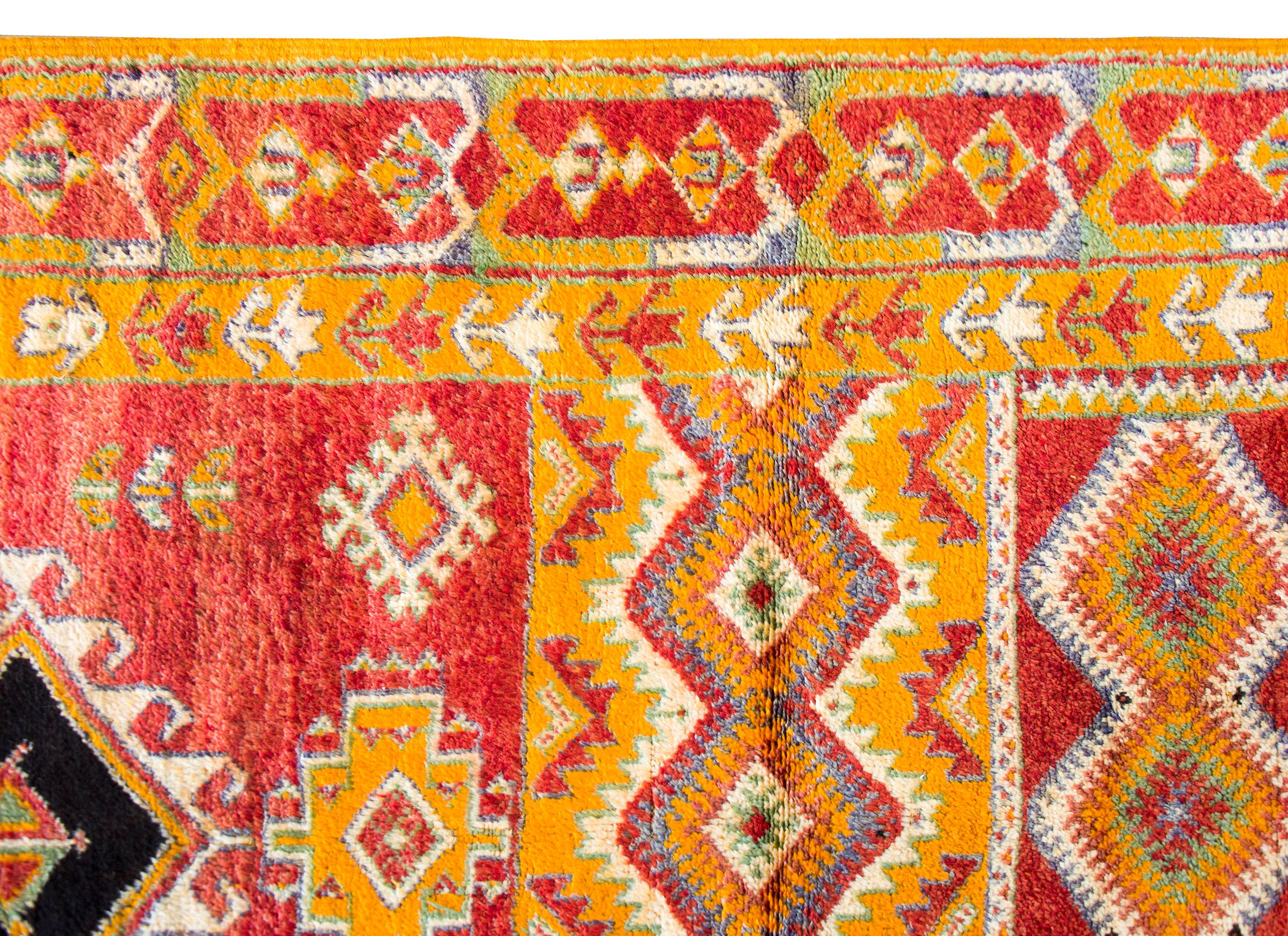 Marokkanischer Teppich des 20. Jahrhunderts im Angebot 7