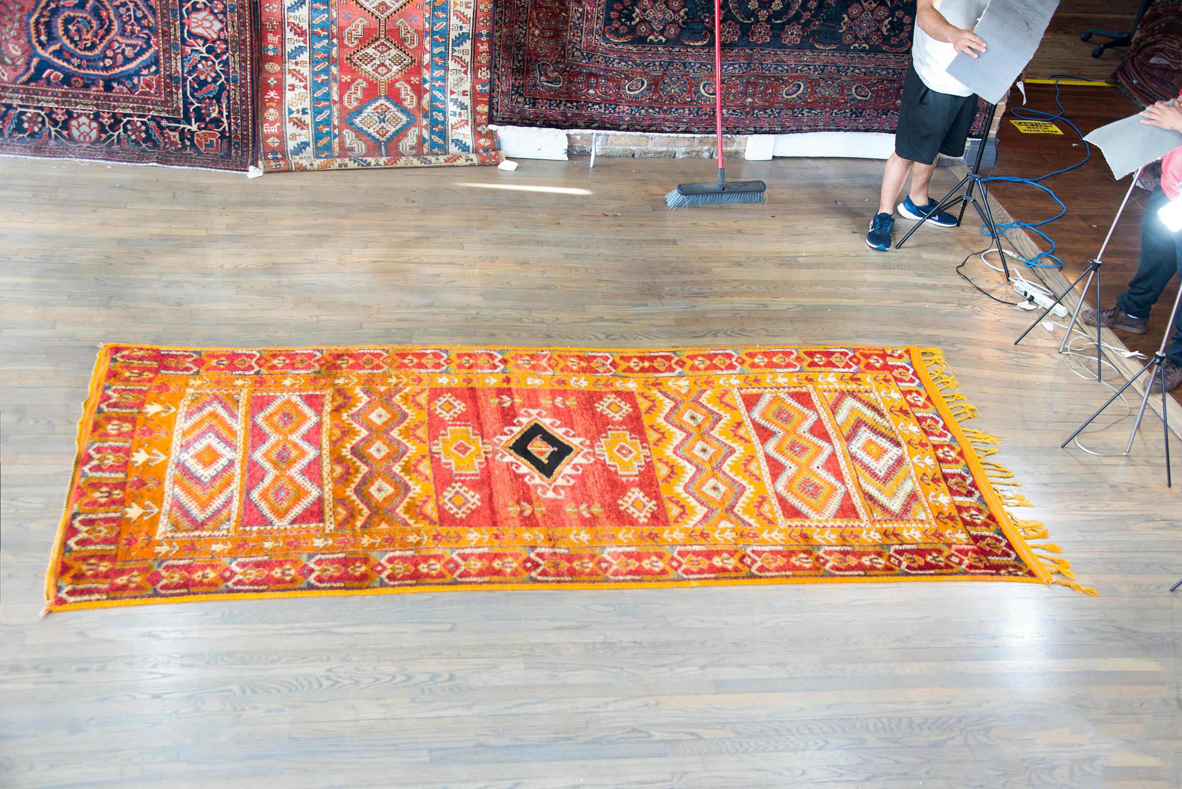 Marokkanischer Teppich des 20. Jahrhunderts im Angebot 9