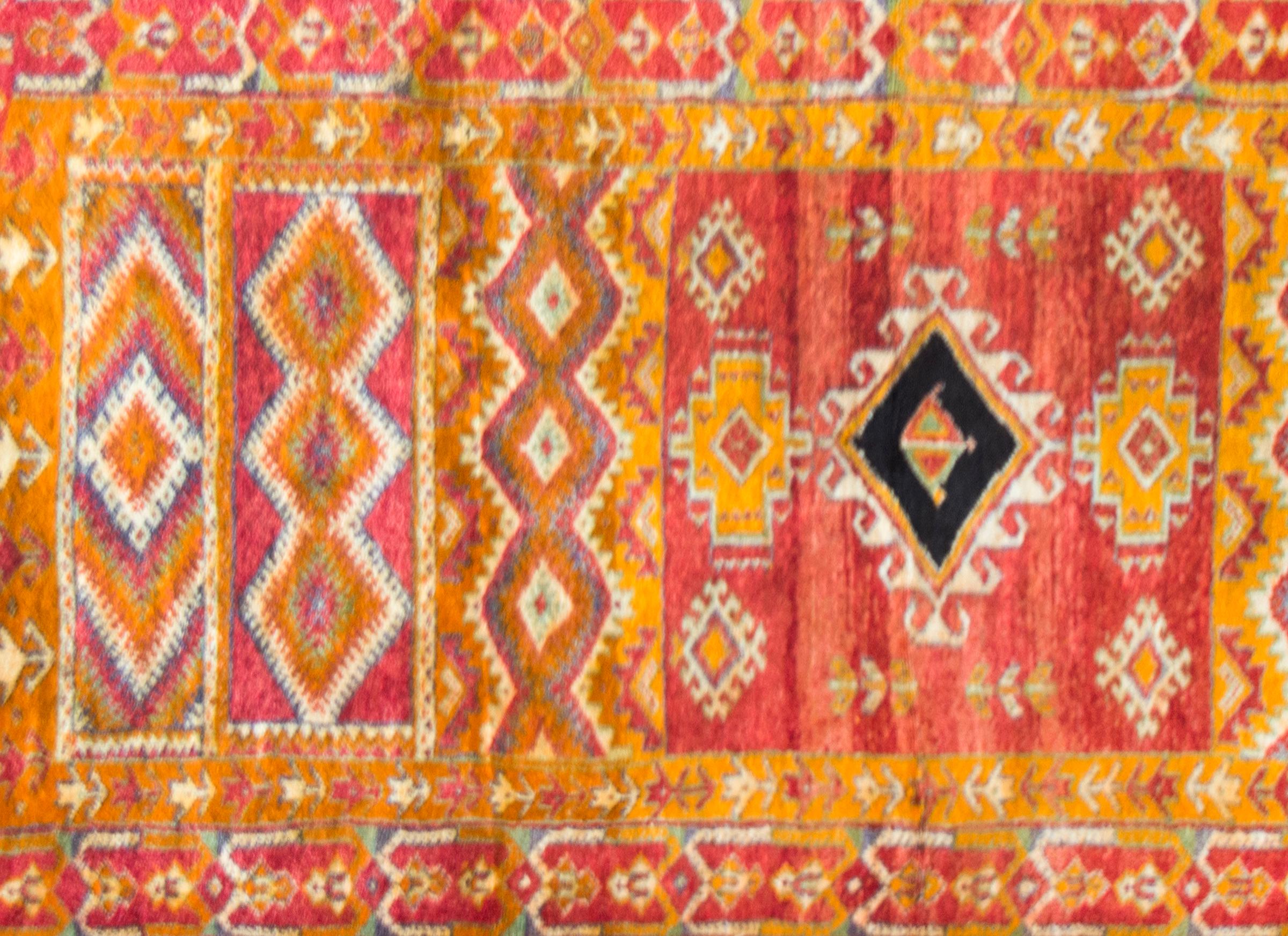 Marokkanischer Teppich des 20. Jahrhunderts im Angebot 1