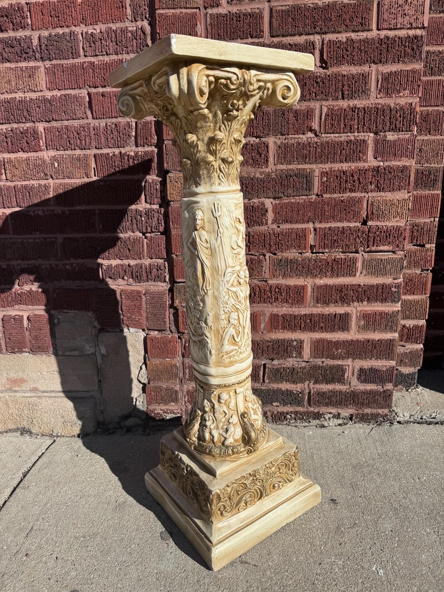 Vintage 20th Century Neoclassical Style Roman Column Stand/Pedestal For Sale 3