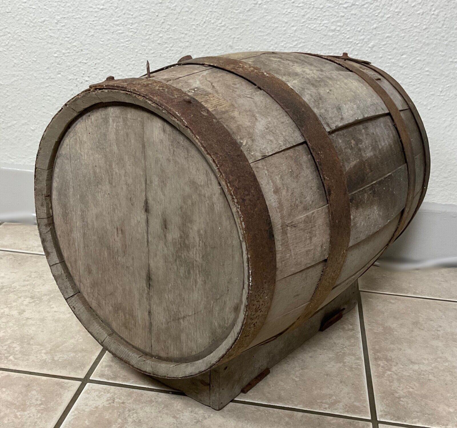 Metallo Zangola per burro della Normandia del 20° secolo - Pezzo decorativo in legno - 2Y493 in vendita