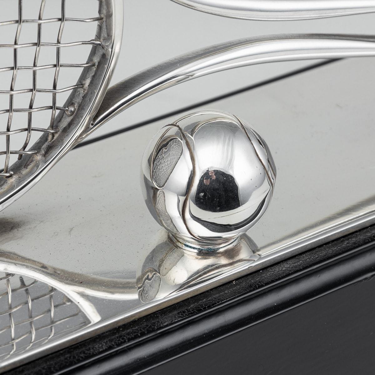 Fin du 20e siècle Paire de trophées de tennis vintage du 20ème siècle en métal argenté, vers 1970 en vente