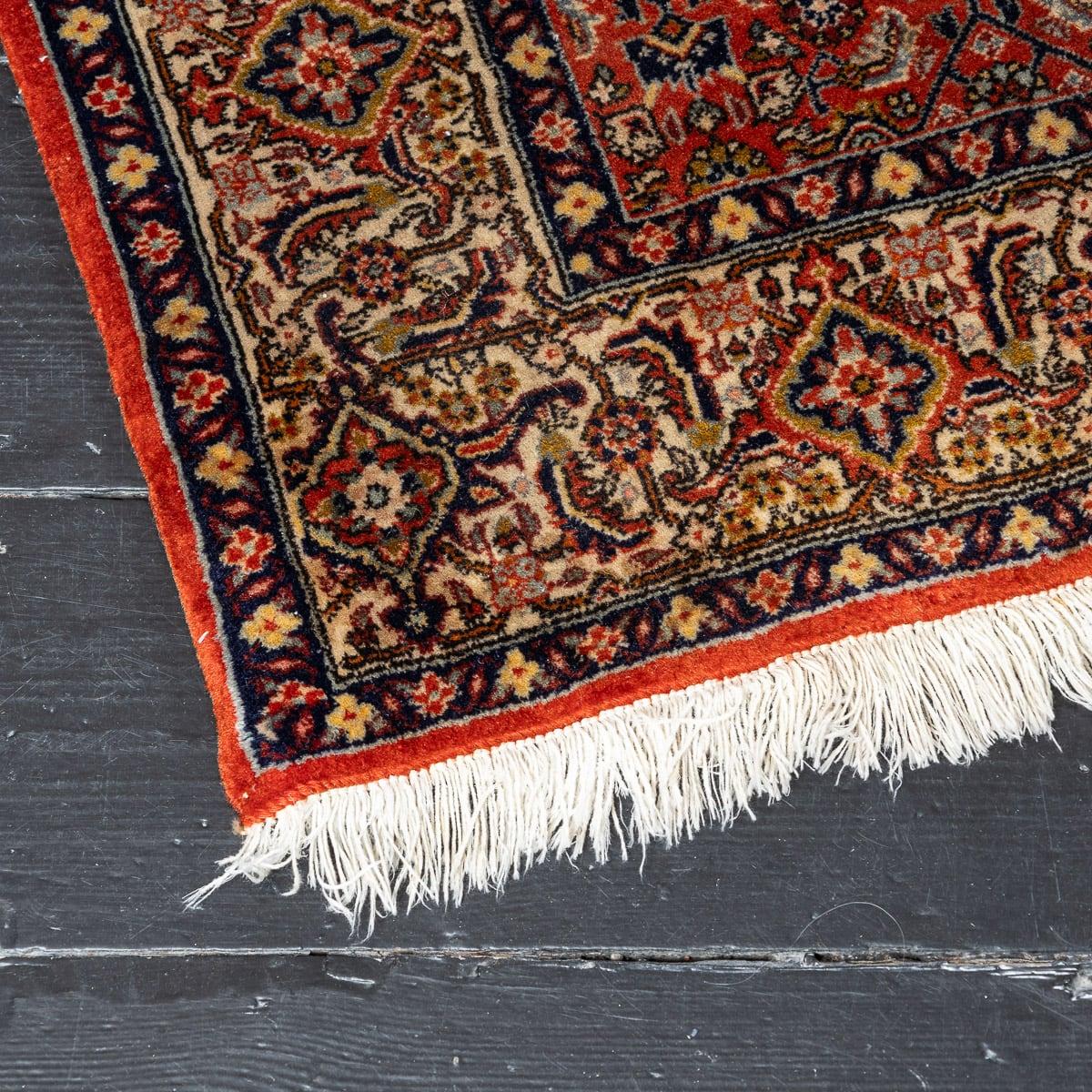 Tapis Bidjar persan vintage du 20ème siècle, fabriqué à la main, vers 1970 Bon état - En vente à Royal Tunbridge Wells, Kent