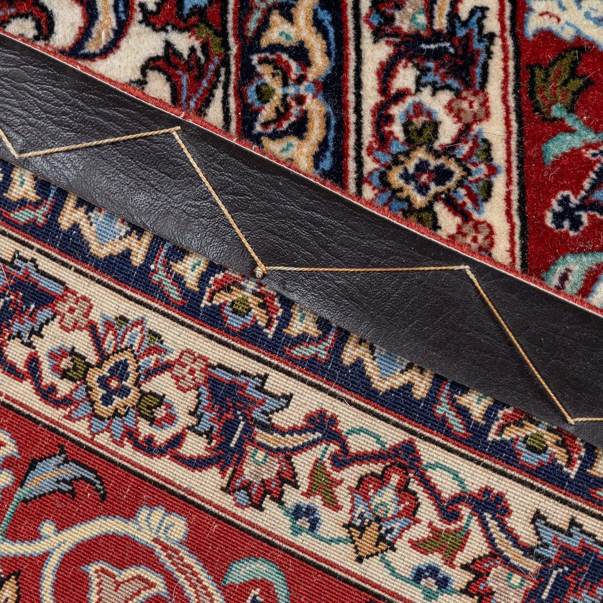 Feiner handgefertigter persischer Isfahan-Teppich des 20. Jahrhunderts, Vintage, um 1980 im Angebot 13