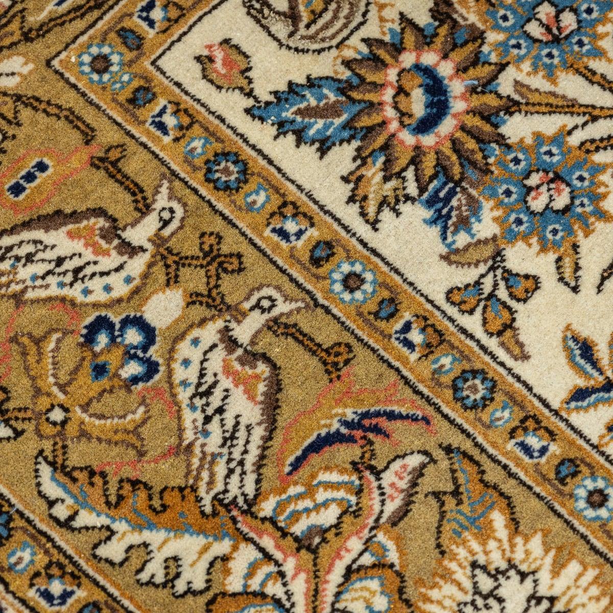 Autre Tapis persan du 20ème siècle en soie et laine fine fait à la main, c.1980 en vente