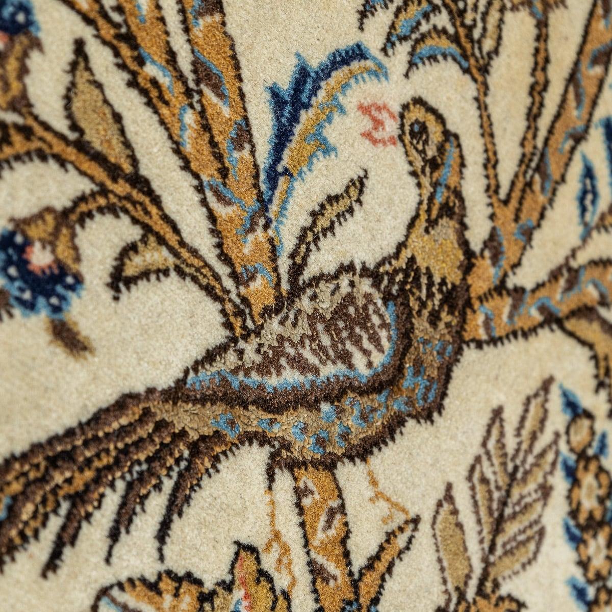 Laine Tapis persan du 20ème siècle en soie et laine fine fait à la main, c.1980 en vente