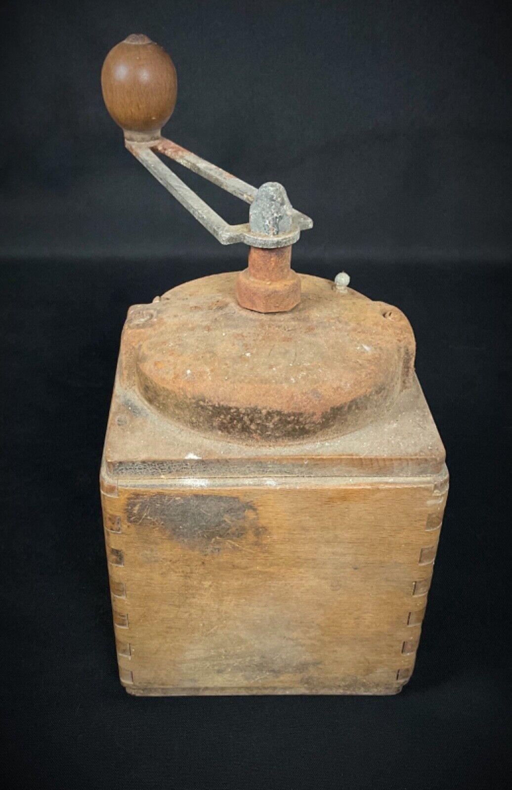 Vintage 20th Century Peugeot Coffee Grinder – Wooden Design - 2Y496 For Sale 1