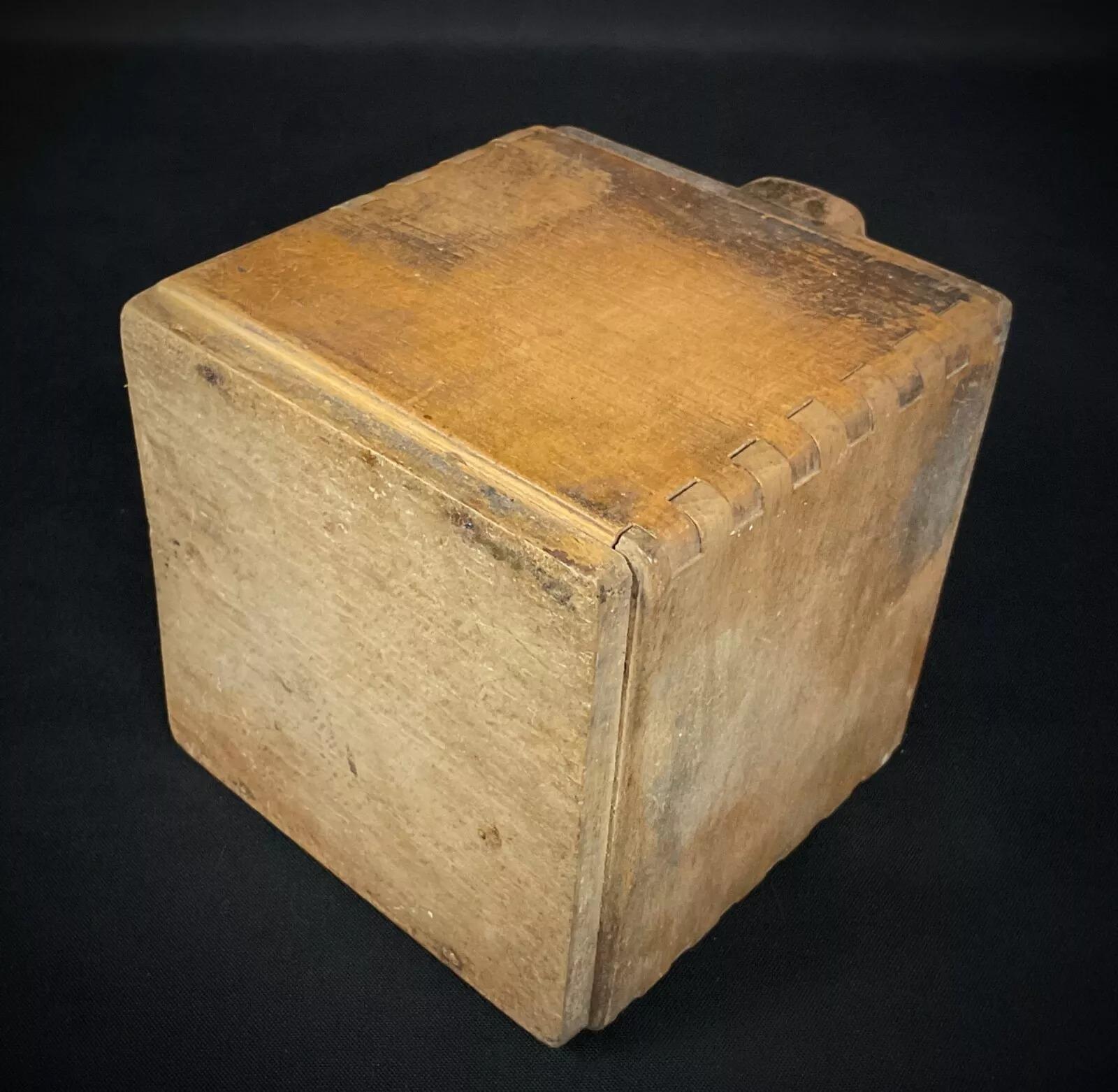 Vintage 20th Century Peugeot Coffee Grinder – Wooden Design - 2Y496 For Sale 2