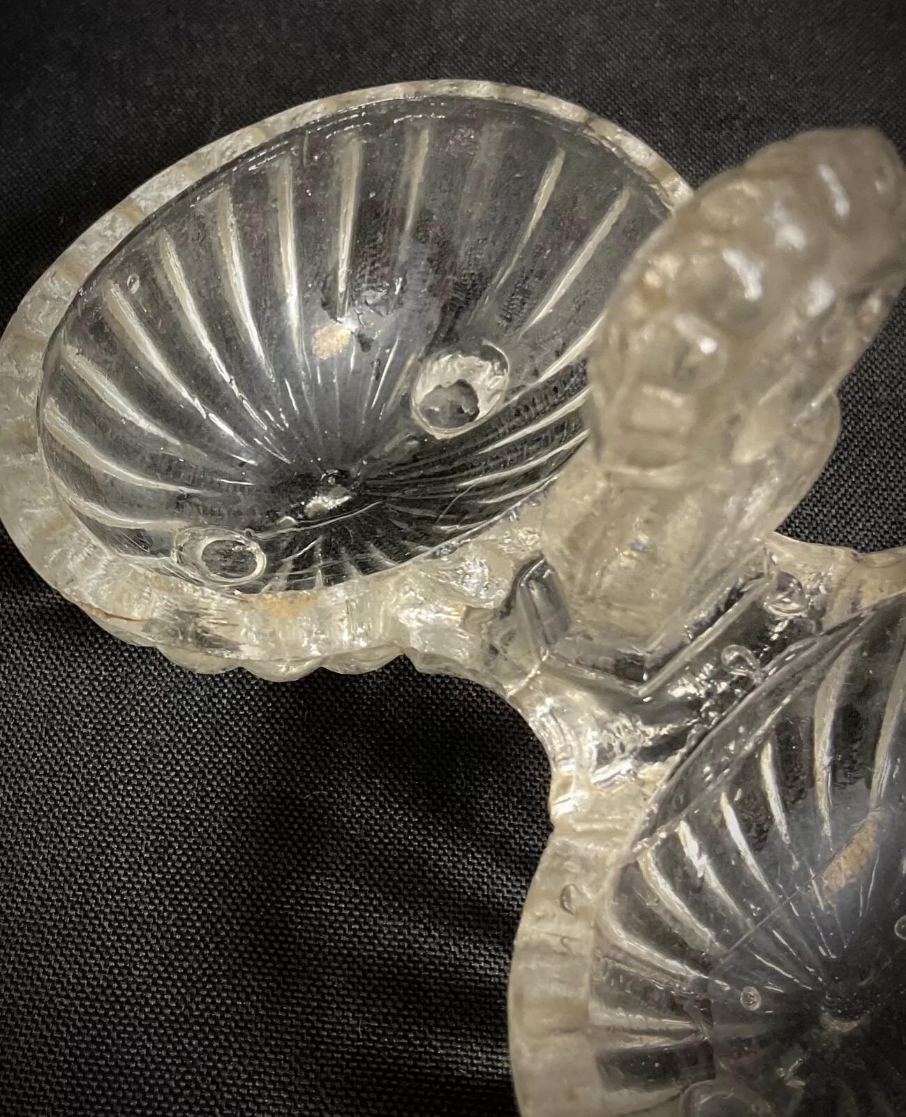 Vintage 20th Century Quadripod Glass Salt Cella  - 2Y461 In Fair Condition For Sale In Bordeaux, FR