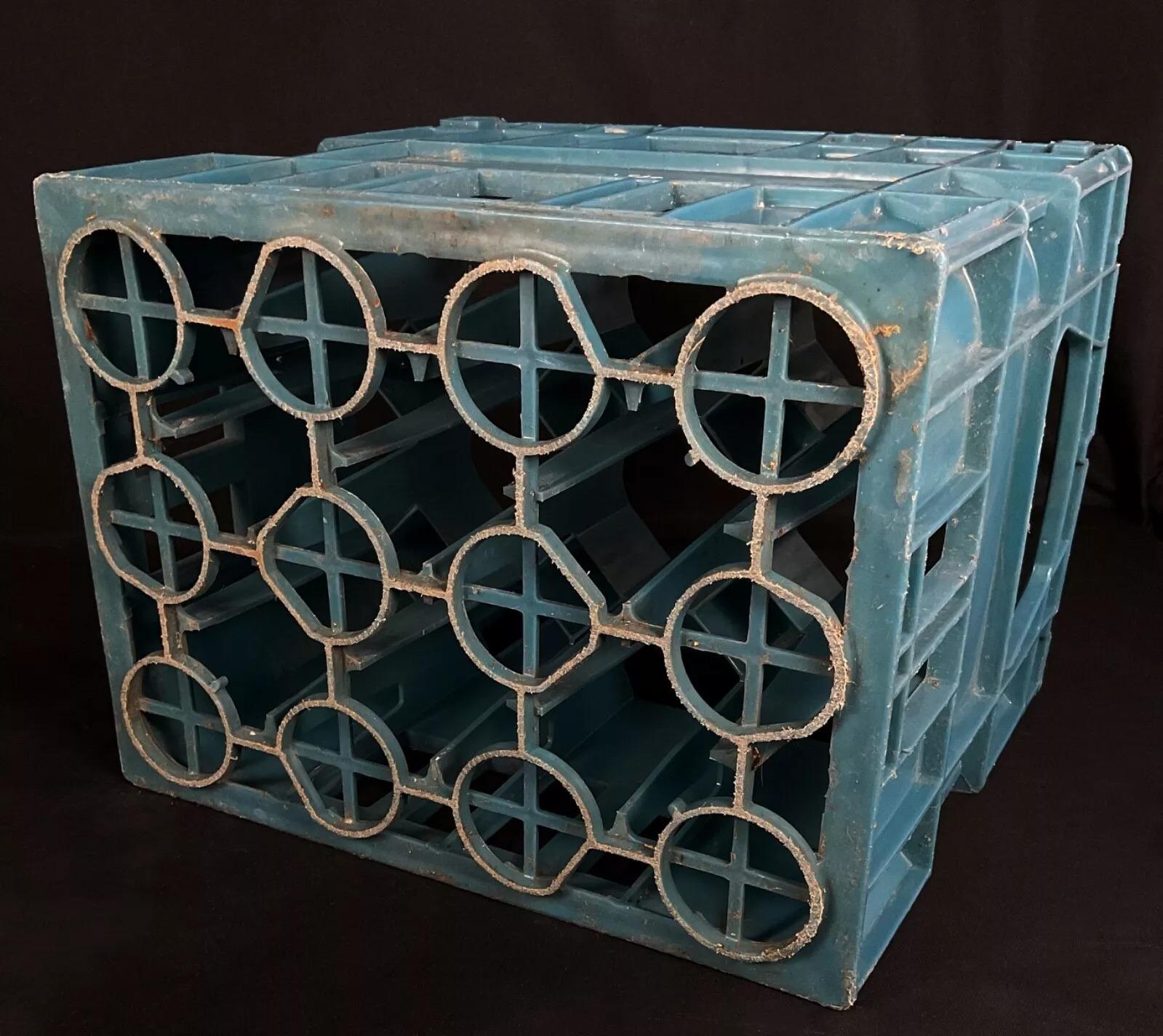 Cassa per bottiglie R.M. del XX secolo, plastica, 35x40x30 cm - 2Y541 in vendita 1