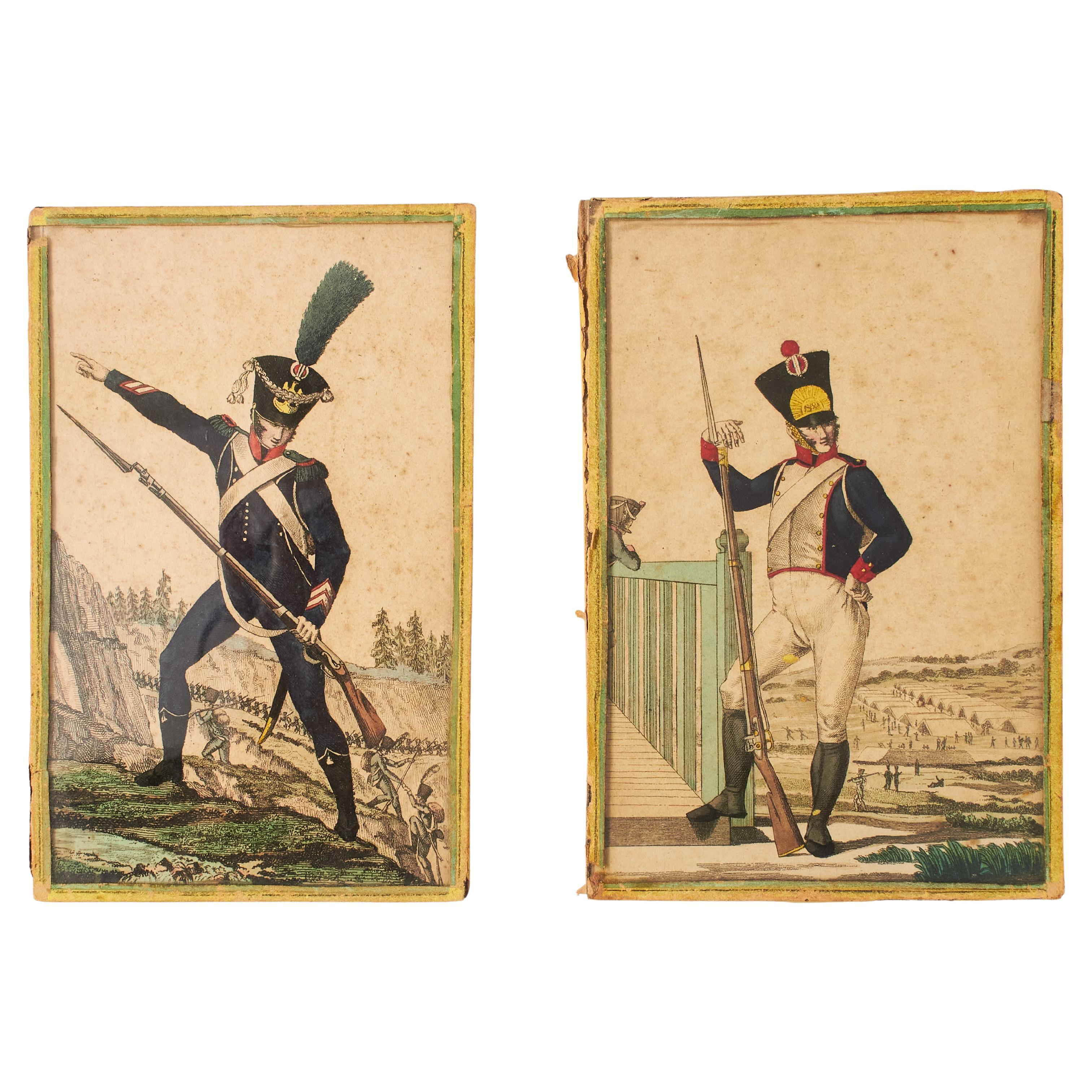 Paar Gravuren von Soldaten des 20. Jahrhunderts: zarte Farben und Patina, Vintage