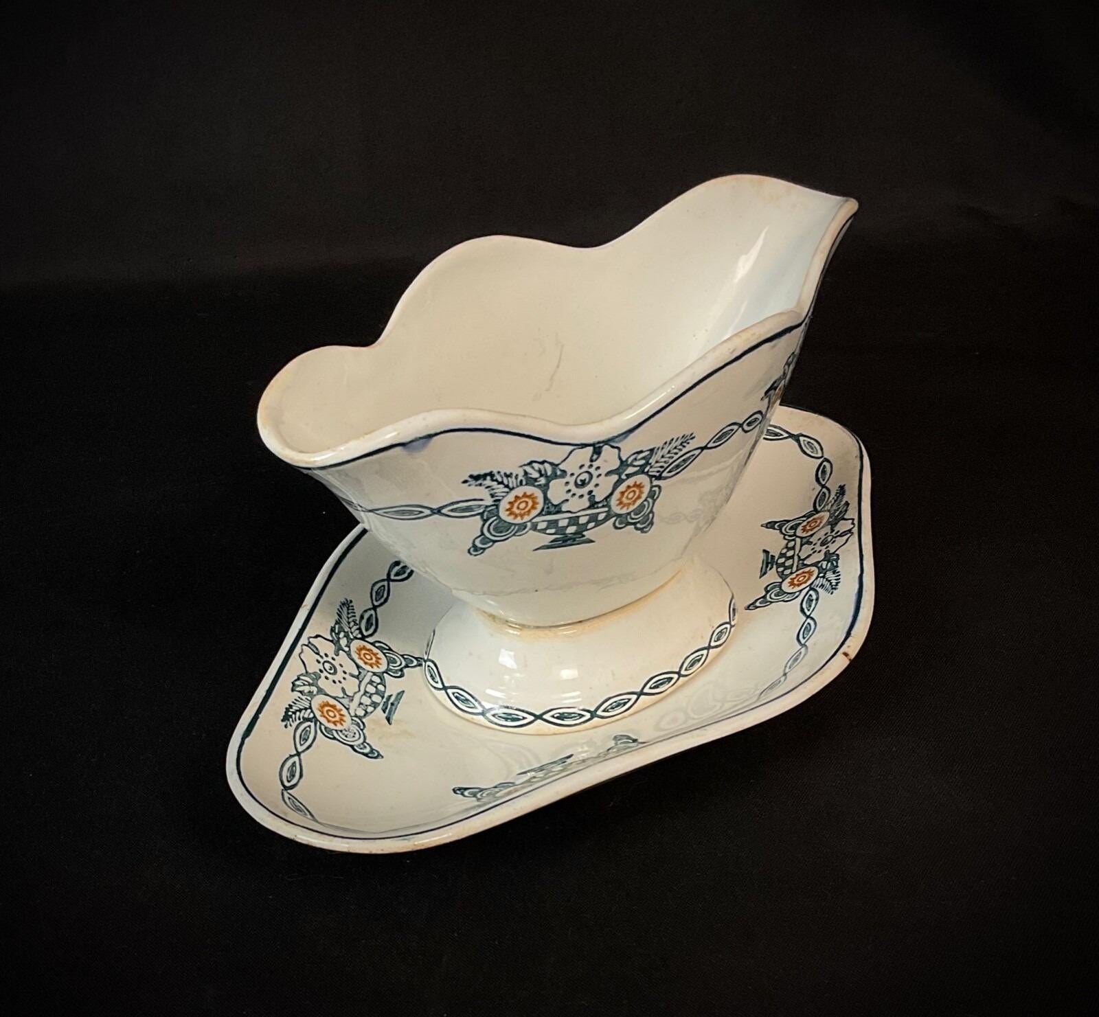 Vintage 20th Century St Amand Ceramic Sauce Boat and Underplate - 2Y589 For Sale 6