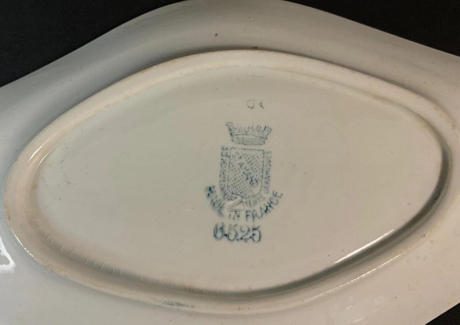 Vintage 20th Century St Amand Ceramic Sauce Boat and Underplate - 2Y589 In Good Condition For Sale In Bordeaux, FR