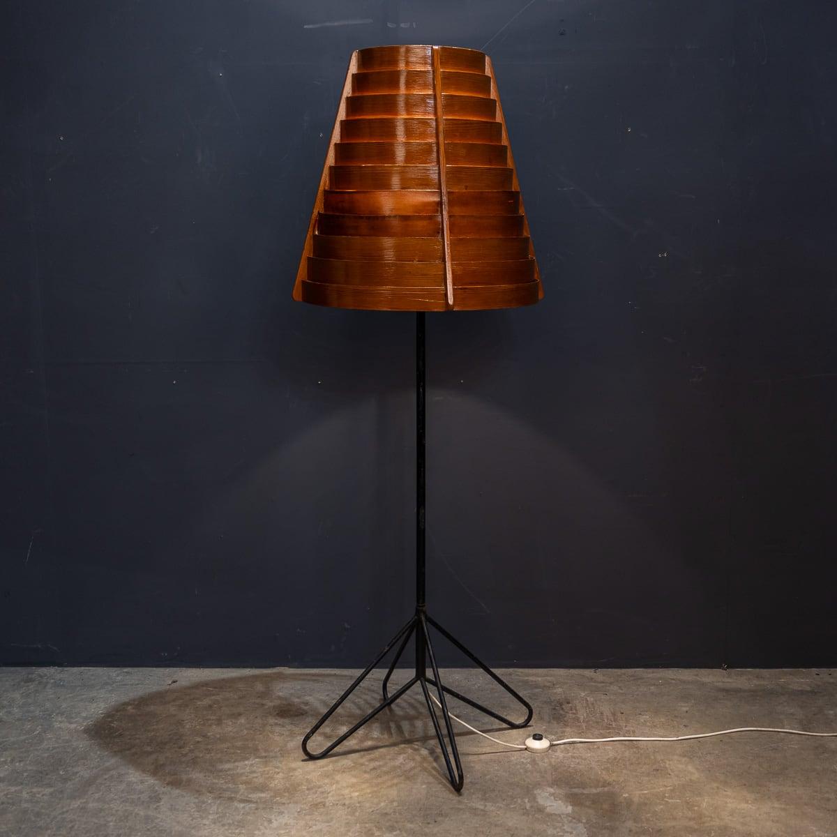 Lámpara de pie sueca vintage del siglo XX de Hans-Agne Jakobsson c.1950 Escandinavo en venta