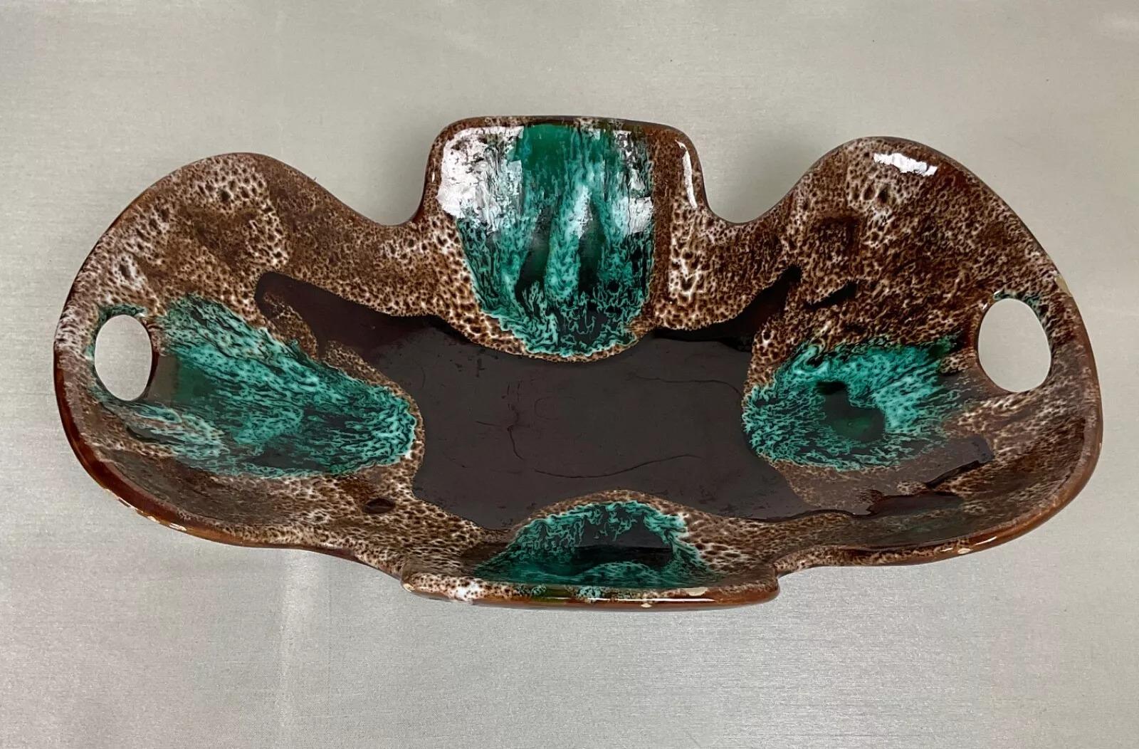 Plat vintage 20TH CENTURY DESIGN en céramique de Vallauris - Glazed and Textured Design - 2Y490 en vente 3