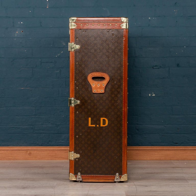 Louis Vuitton wardrobe trunk - with the famous monogram - Catawiki