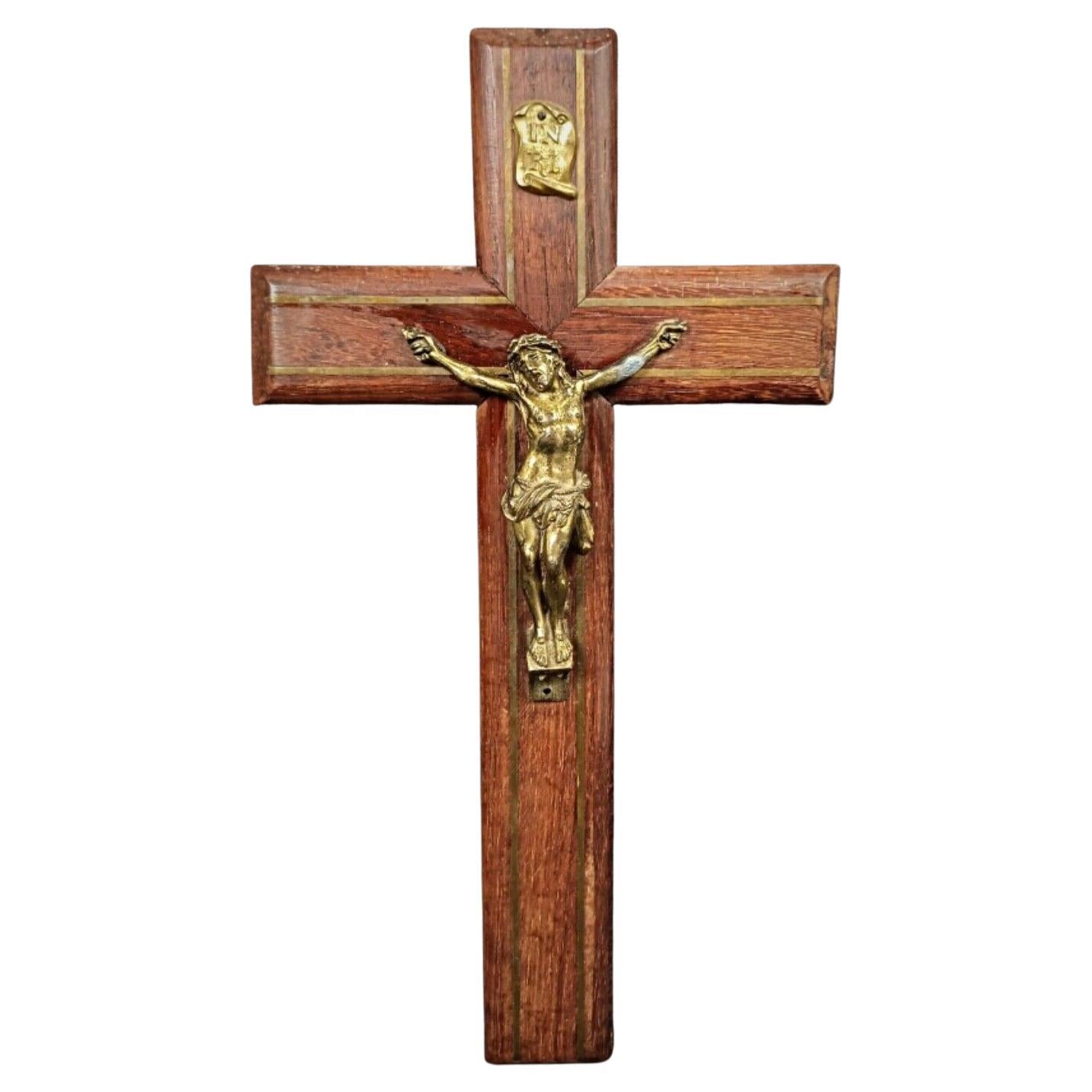 Crucifijo vintage de madera del siglo XX con figura de Cristo en espelta  - 2Y189 en venta