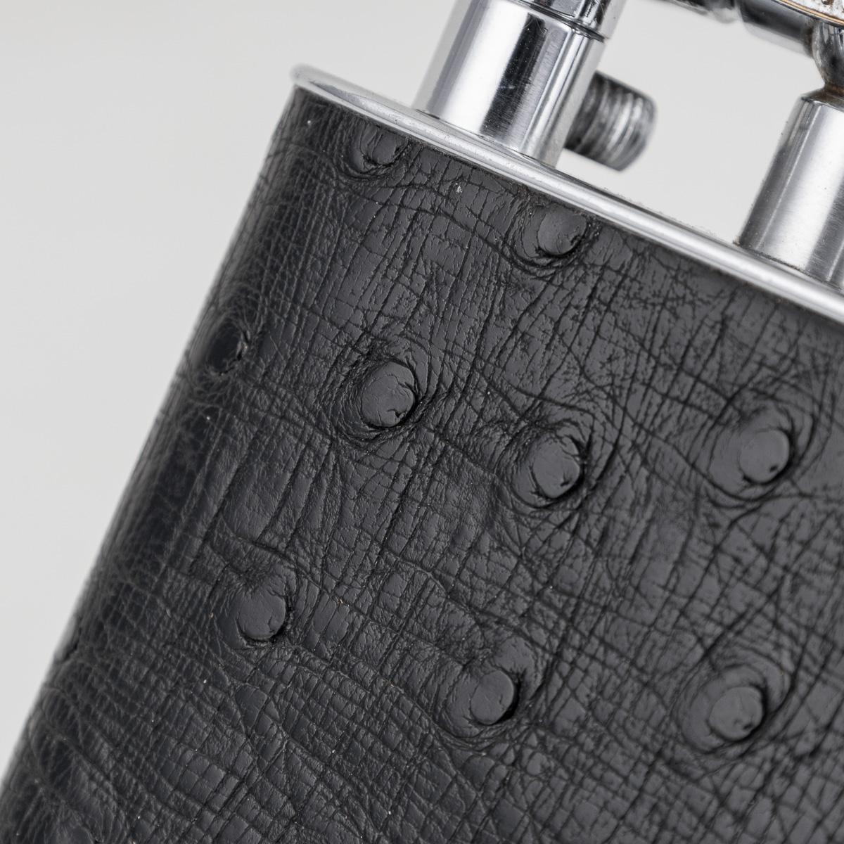 Accendino Dunhill d'epoca in pelle di struzzo nera e placcata in argento del 20° secolo, C.C. in vendita 4