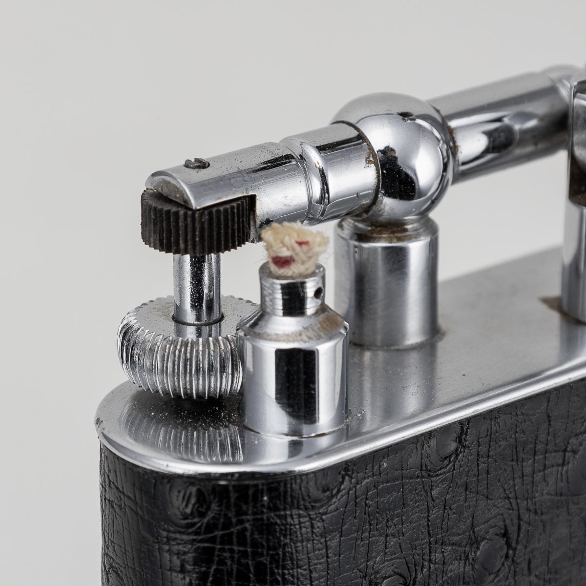 Accendino Dunhill d'epoca in pelle di struzzo nera e placcata in argento del 20° secolo, C.C. in vendita 8