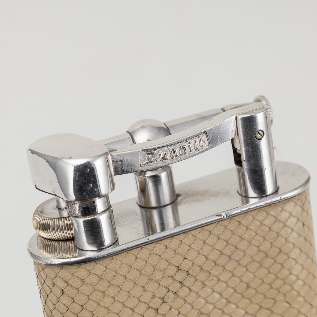 Accendino da tavolo Dunhill del XX secolo in pelle di serpente e placcato in argento c.C. in vendita 4