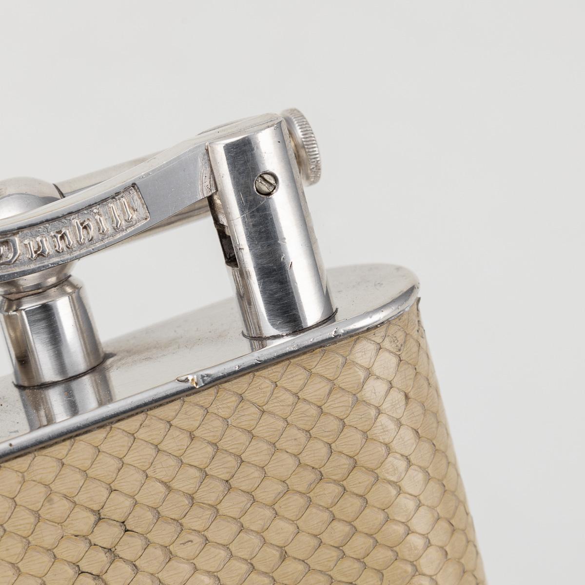 Accendino da tavolo Dunhill del XX secolo in pelle di serpente e placcato in argento c.C. in vendita 5