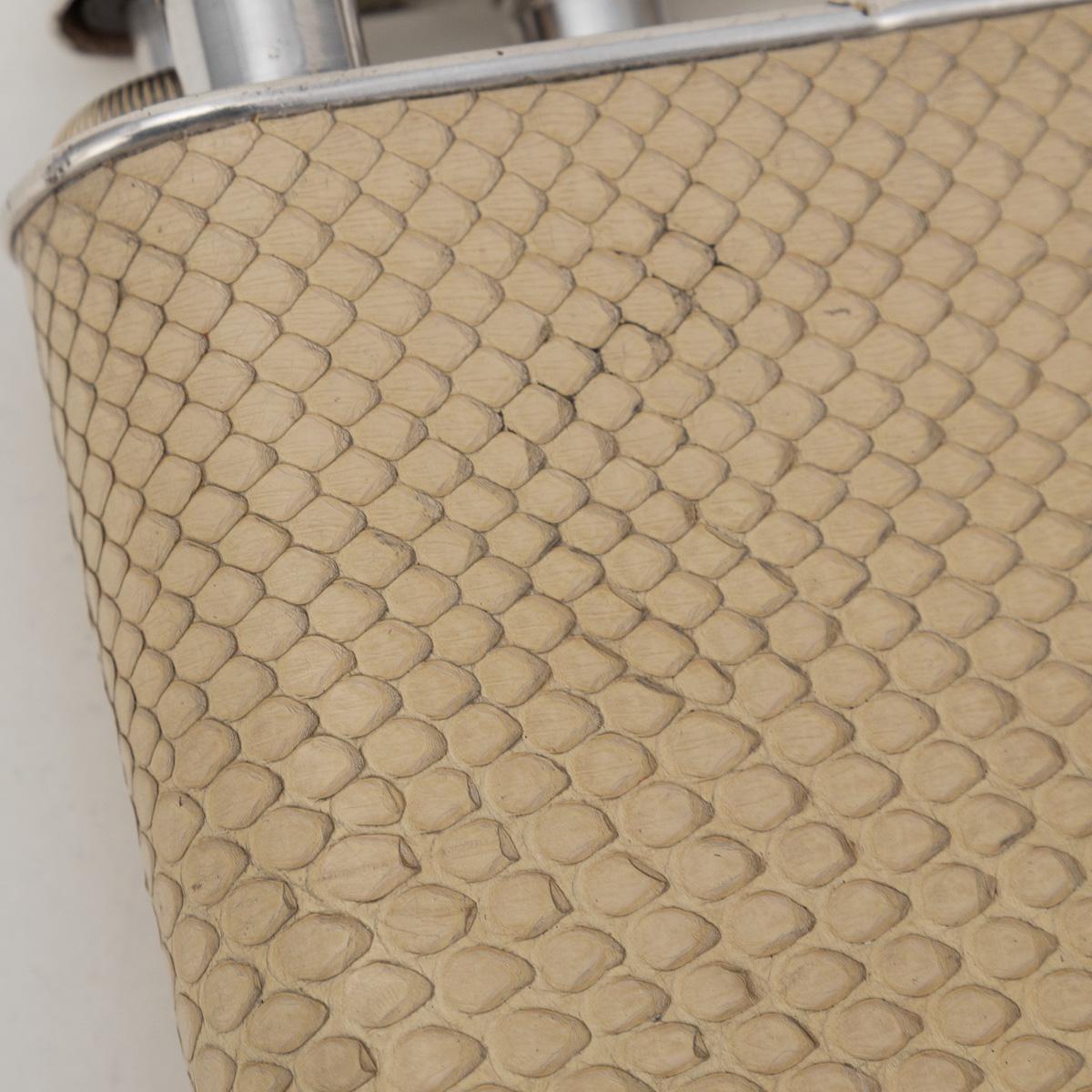 Accendino da tavolo Dunhill del XX secolo in pelle di serpente e placcato in argento c.C. in vendita 8