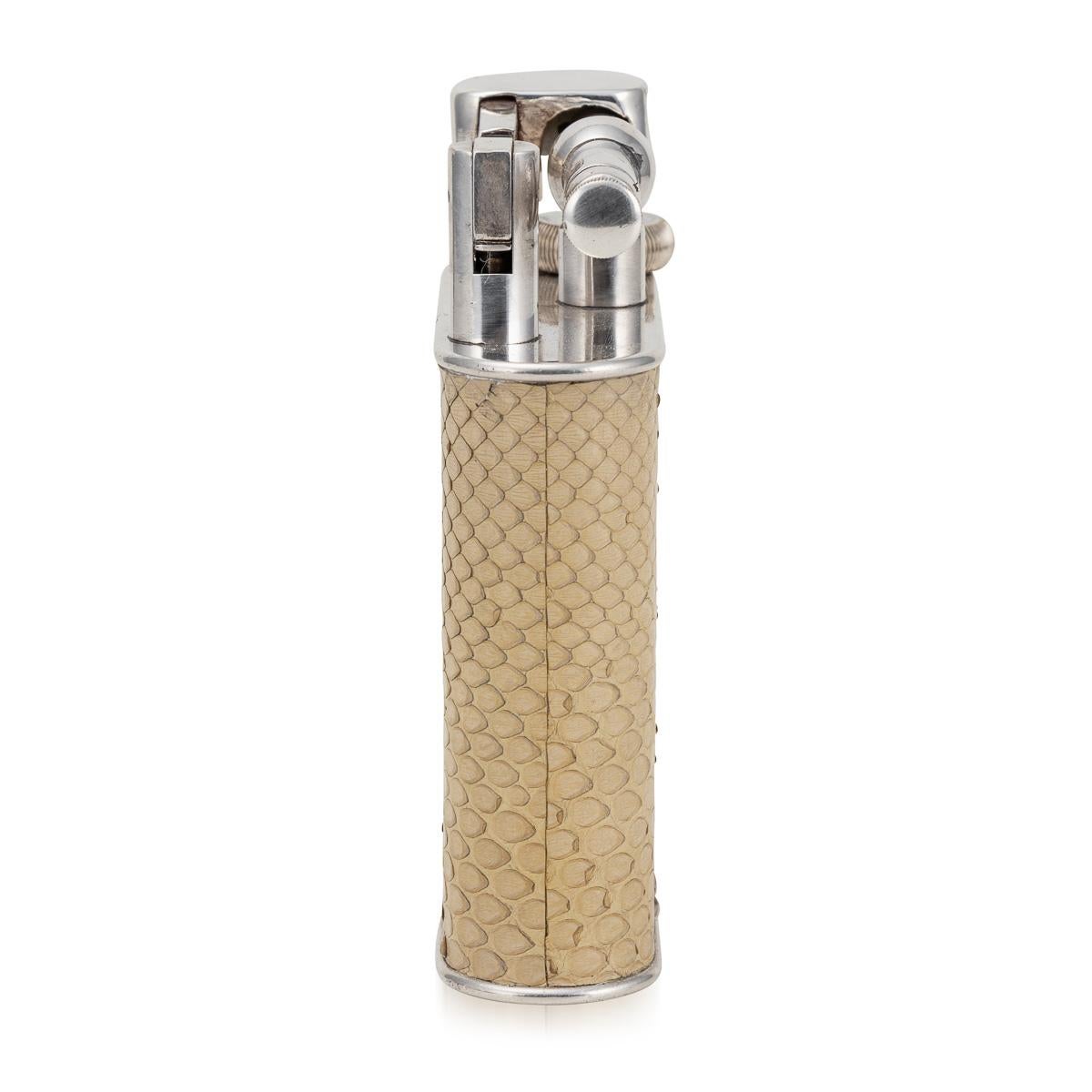 Britannico Accendino da tavolo Dunhill del XX secolo in pelle di serpente e placcato in argento c.C. in vendita
