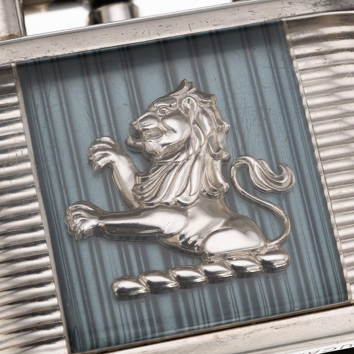 Accendino d'epoca da tavolo Dunhill Half-Giant Joseph Lucas Clear Lucite, 1950 ca. in vendita 8