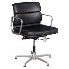 Vintage 20thC Ea217 Chair In Black Leather By Charles & Ray Eames For Icf